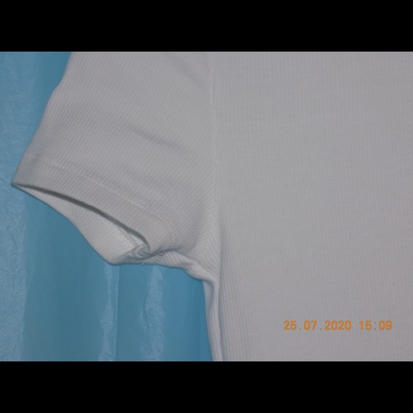 White Ribbed H&M Tee - Picture 3 of 4